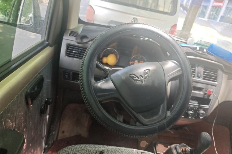 Used Wuling Rongguang S 2023 1.5L Base Version 5/7 Seats Steering Wheel