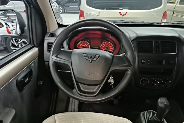 Used Wuling Rongguang S 2023 1.5L Base Version 5/7 Seats Steering Wheel