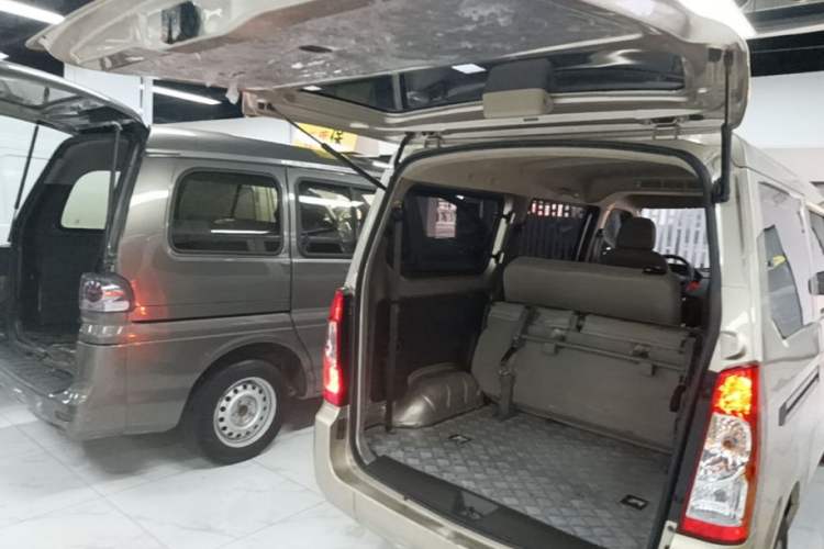 Used Wuling Rongguang S 2023 1.5L Base Version 5/7 Seats Trunk