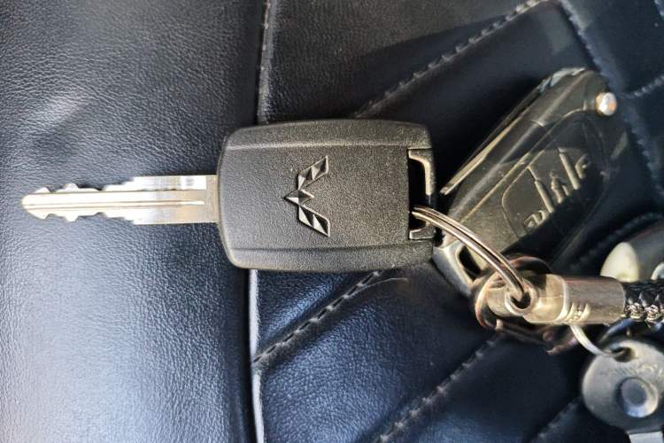 Used Wuling Rongguang S 2023 1.5L Base Version 5/7 Seats Vehicle Key