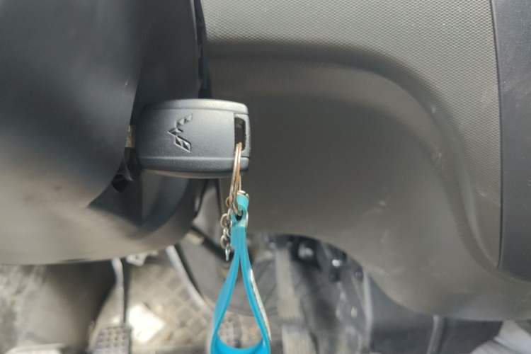Used Wuling Rongguang S 2023 1.5L Base Version 5/7 Seats Vehicle Key