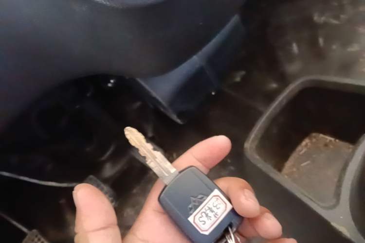 Used Wuling Rongguang S 2023 1.5L Base Version 5/7 Seats Vehicle Key