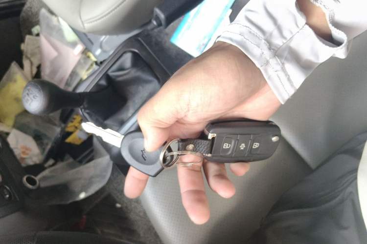 Used Wuling Rongguang S 2023 1.5L Basic Enclosed-Window Vehicle 2 Seats Vehicle Key