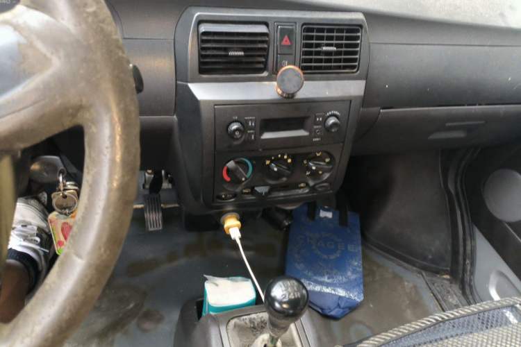 Used Wuling Rongguang Small Truck 2012 1.5L Double-Cab Basic Version L3C Audio And AC Panel