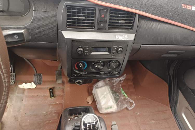 Used Wuling Rongguang Small Truck 2012 1.5L Single-Row Basic Version L3C Audio And AC Panel