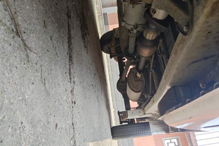 Used Wuling Rongguang Small Truck 2012 1.2L Single-Row Basic Version LAQ Chassis Front Left