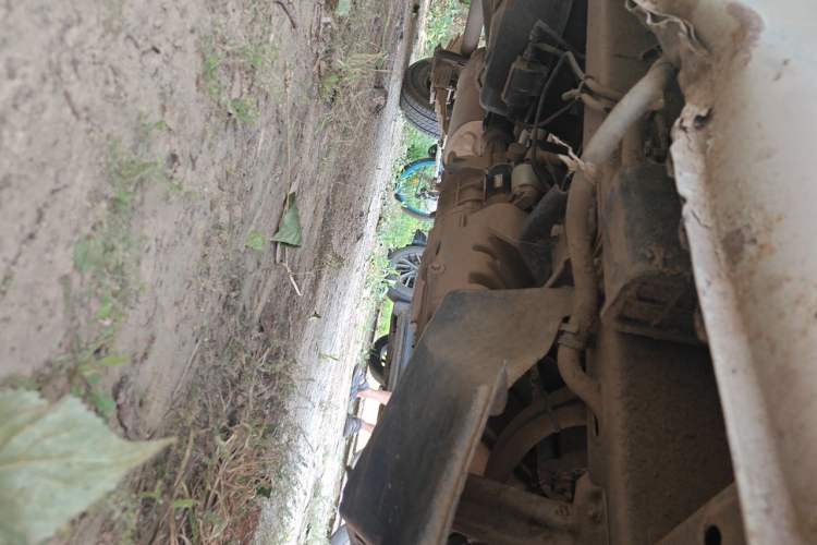Used Wuling Rongguang Small Truck 2012 1.5L Double-Cab Basic Version L3C Chassis Front Right