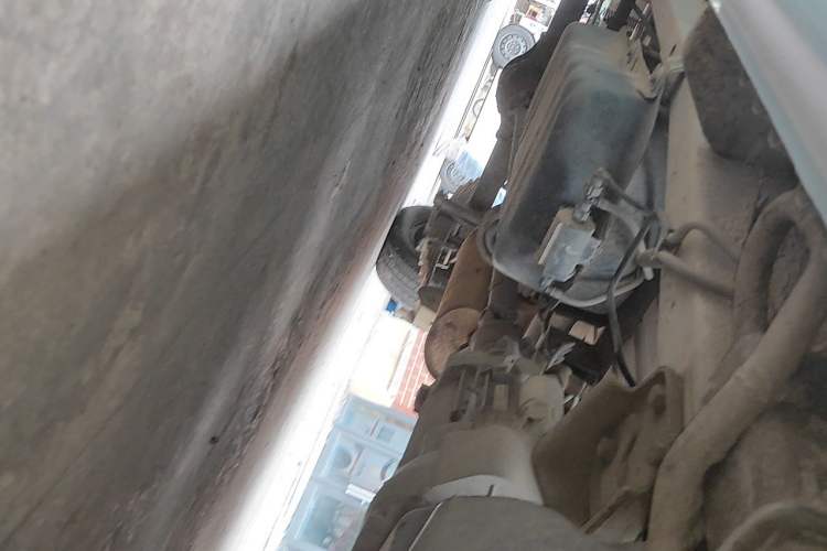 Used Wuling Rongguang Small Truck 2012 1.5L Single-Row Basic Version L3C Chassis Front Right