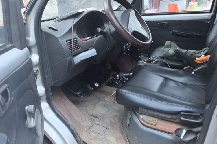 Used Wuling Rongguang Small Truck 2012 1.2L Double-Cab Basic Version LAQ Driver Seat