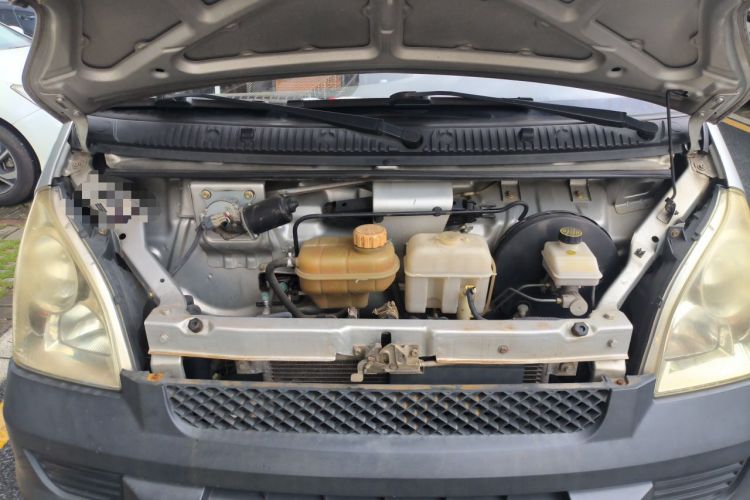 Used Wuling Rongguang Small Truck 2012 1.5L Double-Cab Basic Version L3C Engine Bay