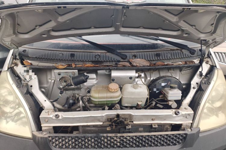 Used Wuling Rongguang Small Truck 2012 1.5L Single-Row Basic Version L3C Engine Bay