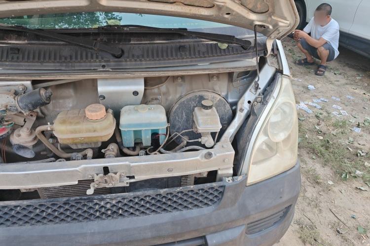 Used Wuling Rongguang Small Truck 2012 1.5L Double-Cab Basic Version L3C Engine Bay Left