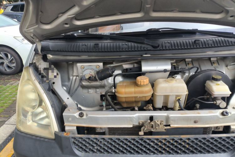 Used Wuling Rongguang Small Truck 2012 1.5L Double-Cab Basic Version L3C Engine Bay Right