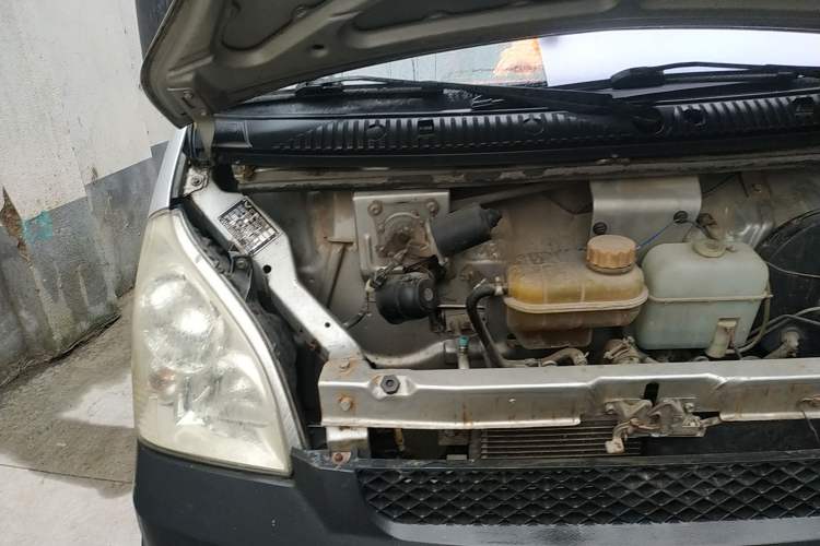 Used Wuling Rongguang Small Truck 2012 1.2L Double-Cab Basic Version LAQ Engine Bay Right