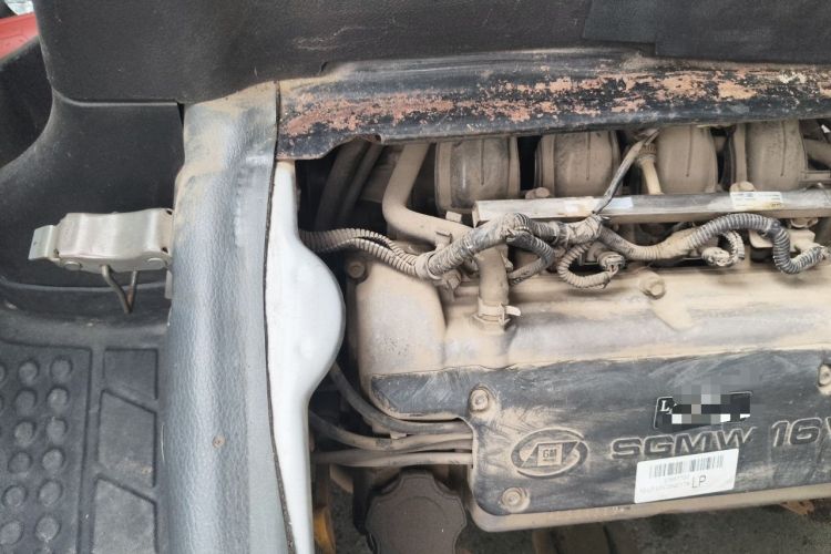 Used Wuling Rongguang Small Truck 2012 1.2L Single-Row Basic Version LAQ Engine Bay Right