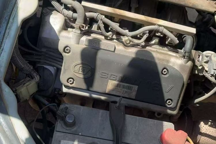 Used Wuling Rongguang Small Truck 2012 1.2L Double-Cab Basic Version LAQ Engine Bay