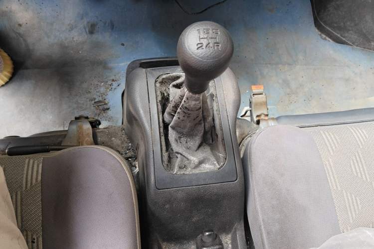 Used Wuling Rongguang Small Truck 2012 1.2L Single-Row Basic Version LAQ Gear Lever