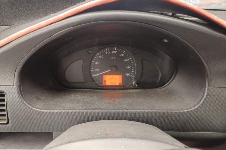Used Wuling Rongguang Small Truck 2012 1.5L Single-Row Basic Version L3C Instrument Cluster