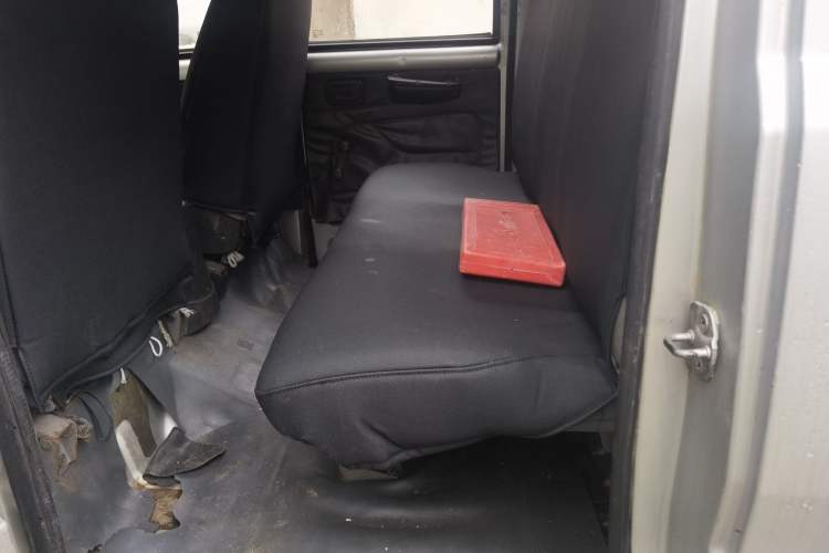 Used Wuling Rongguang Small Truck 2012 1.2L Double-Cab Basic Version LAQ Interior 3