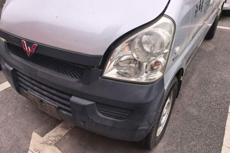 Used Wuling Rongguang Small Truck 2012 1.5L Double-Cab Basic Version L3C Left Front Headlight