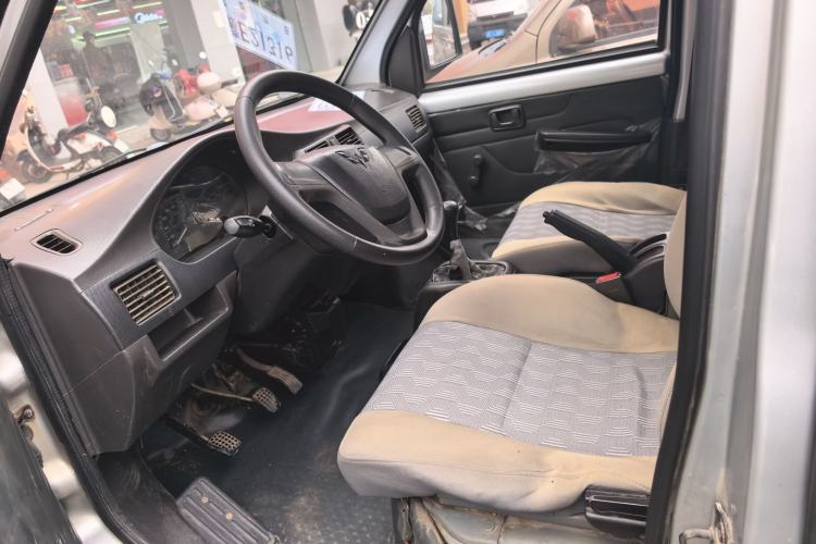 Used Wuling Rongguang Small Truck 2012 1.5L Double-Cab Basic Version L3C Left Front Seat