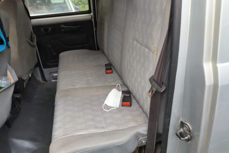 Used Wuling Rongguang Small Truck 2012 1.5L Double-Cab Basic Version L3C Left Rear Seat