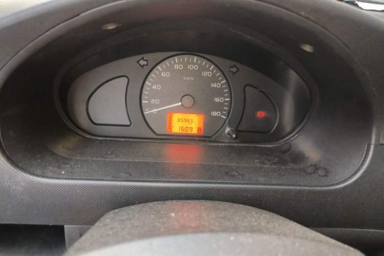Used Wuling Rongguang Small Truck 2012 1.5L Double-Cab Basic Version L3C Odometer Close Up