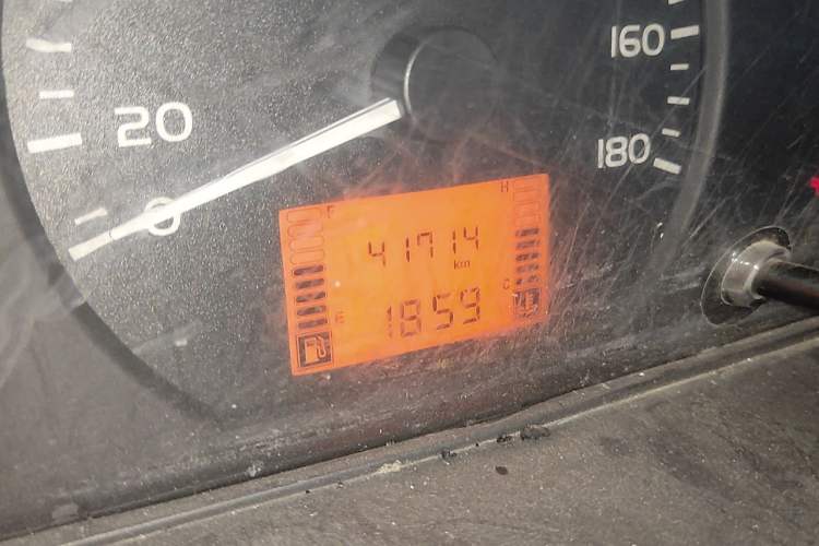 Used Wuling Rongguang Small Truck 2012 1.5L Single-Row Basic Version L3C Odometer Close Up