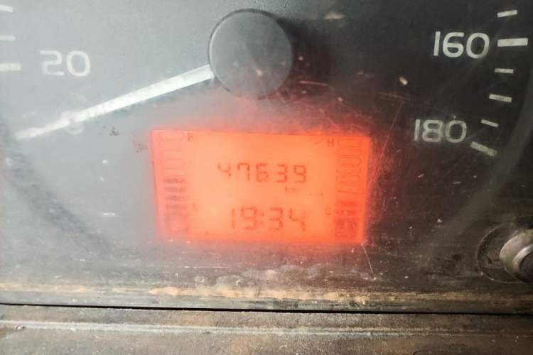 Used Wuling Rongguang Small Truck 2012 1.2L Double-Cab Basic Version LAQ Odometer Close Up