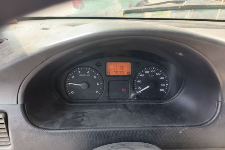 Used Wuling Rongguang Small Truck 2012 1.2L Double-Cab Basic Version LAQ Odometer Close Up