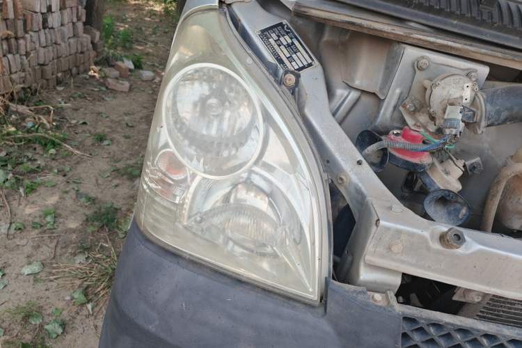 Used Wuling Rongguang Small Truck 2012 1.5L Double-Cab Basic Version L3C Right Front Headlight