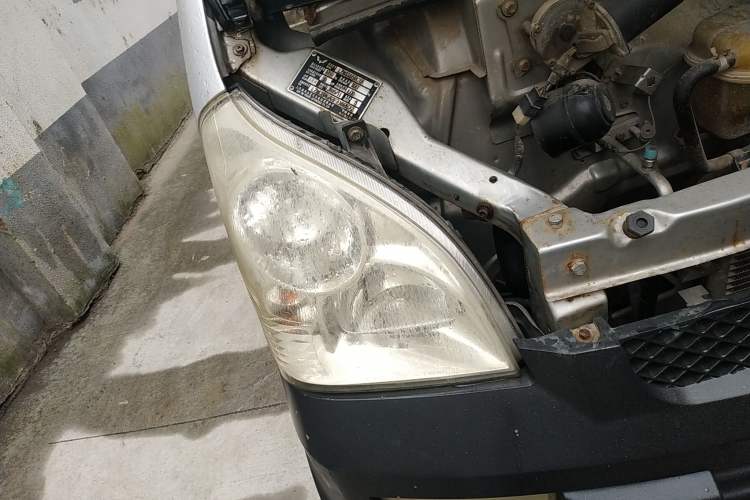 Used Wuling Rongguang Small Truck 2012 1.2L Double-Cab Basic Version LAQ Right Front Headlight