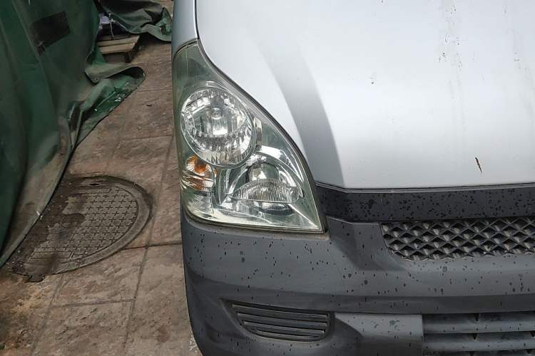 Used Wuling Rongguang Small Truck 2012 1.5L Single-Row Basic Version L3C Right Front Headlight