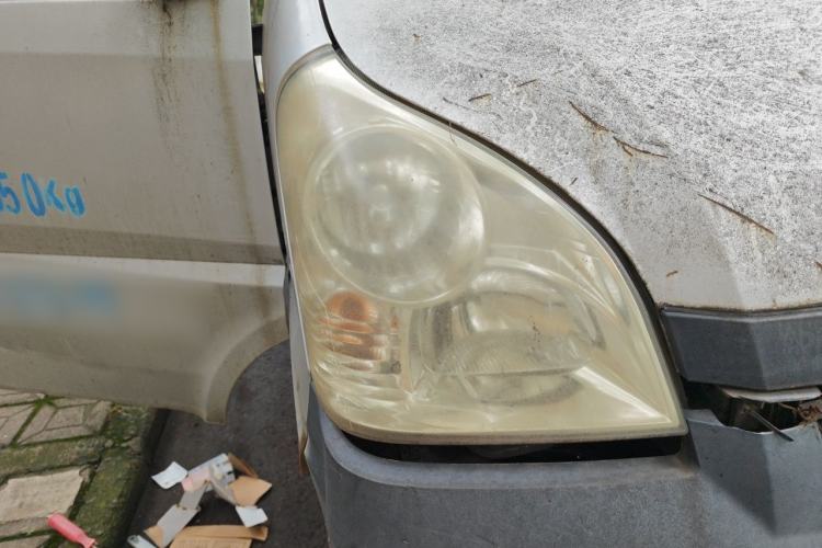 Used Wuling Rongguang Small Truck 2012 1.2L Double-Cab Basic Version LAQ Right Front Headlight