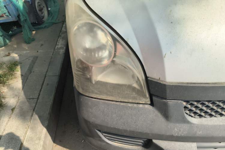 Used Wuling Rongguang Small Truck 2012 1.2L Double-Cab Basic Version LAQ Right Front Headlight