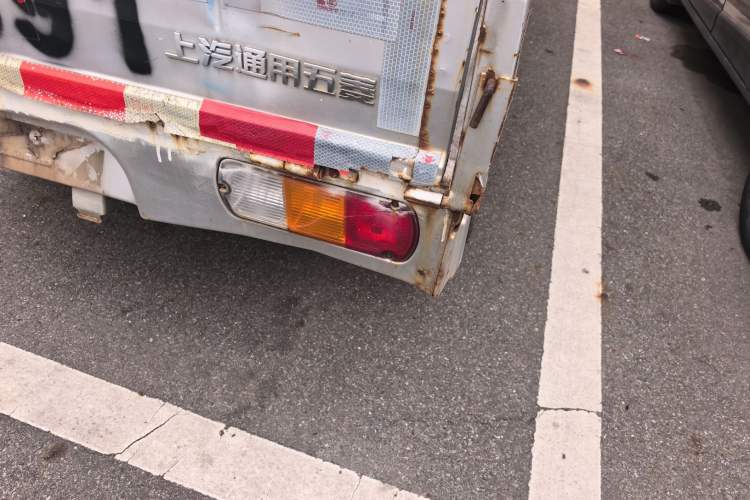 Used Wuling Rongguang Small Truck 2012 1.5L Double-Cab Basic Version L3C Right Rear Taillight