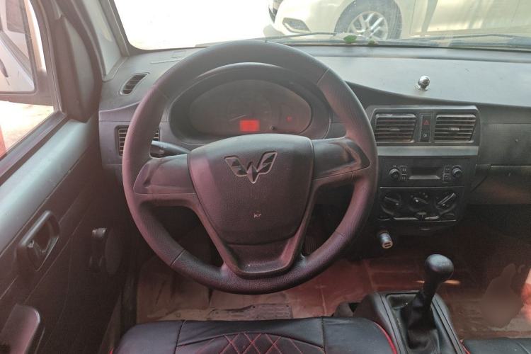 Used Wuling Rongguang Small Truck 2012 1.5L Double-Cab Basic Version L3C Steering Wheel