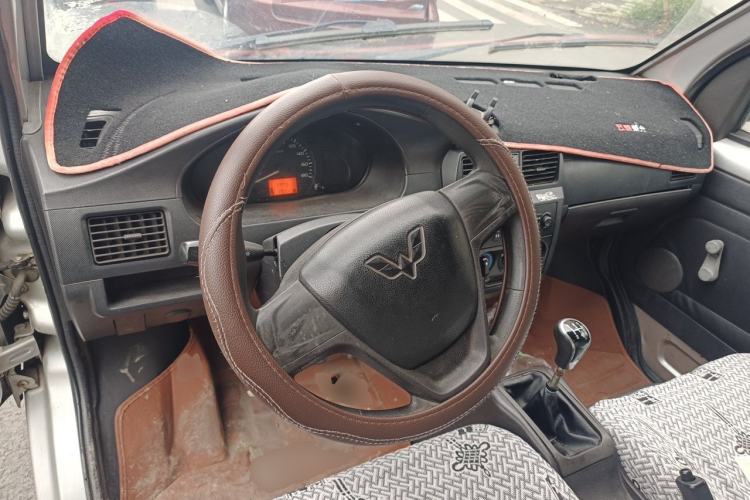 Used Wuling Rongguang Small Truck 2012 1.5L Single-Row Basic Version L3C Steering Wheel