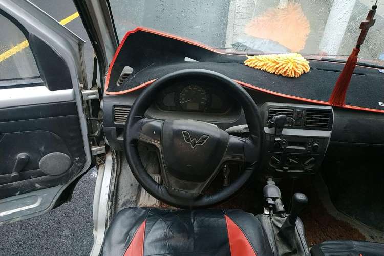 Used Wuling Rongguang Small Truck 2012 1.2L Double-Cab Basic Version LAQ Steering Wheel