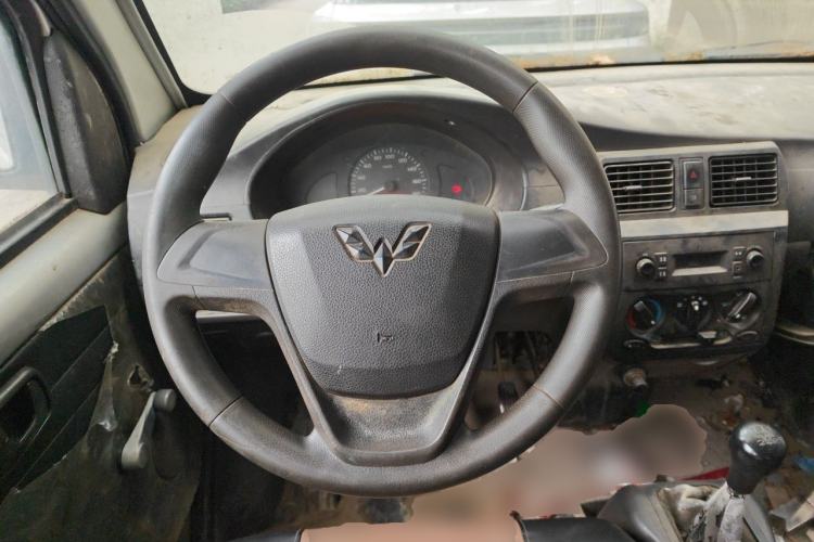 Used Wuling Rongguang Small Truck 2012 1.2L Double-Cab Basic Version LAQ Steering Wheel