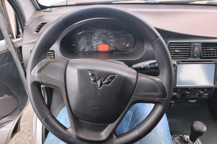 Used Wuling Rongguang Small Truck 2012 1.5L Double-Cab Basic Version L3C Steering Wheel