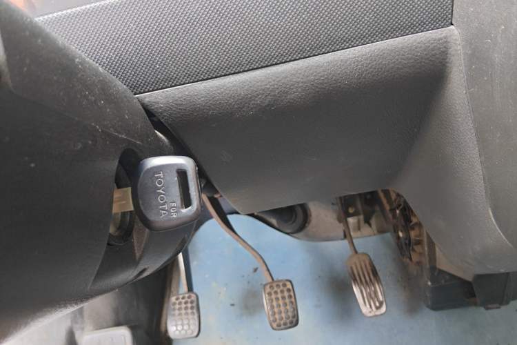 Used Wuling Rongguang Small Truck 2012 1.2L Single-Row Basic Version LAQ Vehicle Key