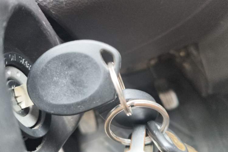 Used Wuling Rongguang Small Truck 2012 1.2L Single-Row Basic Version LAQ Vehicle Key