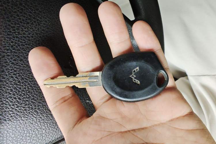 Used Wuling Rongguang Small Truck 2012 1.2L Double-Cab Basic Version LAQ Vehicle Key