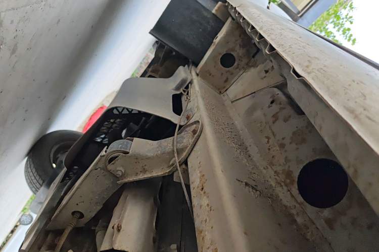 Used Wuling Rongguang Small Truck  Chassis Rear Left