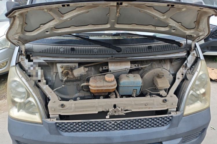 Used Wuling Rongguang Small Truck  Engine Bay