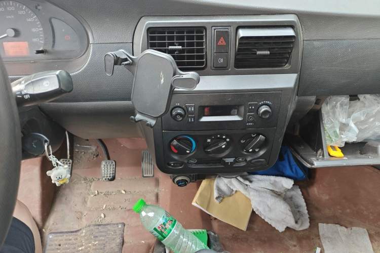 Used Wuling Rongguang Small Truck 2017 1.5L Single-Cab Basic Version L3C Audio And AC Panel
