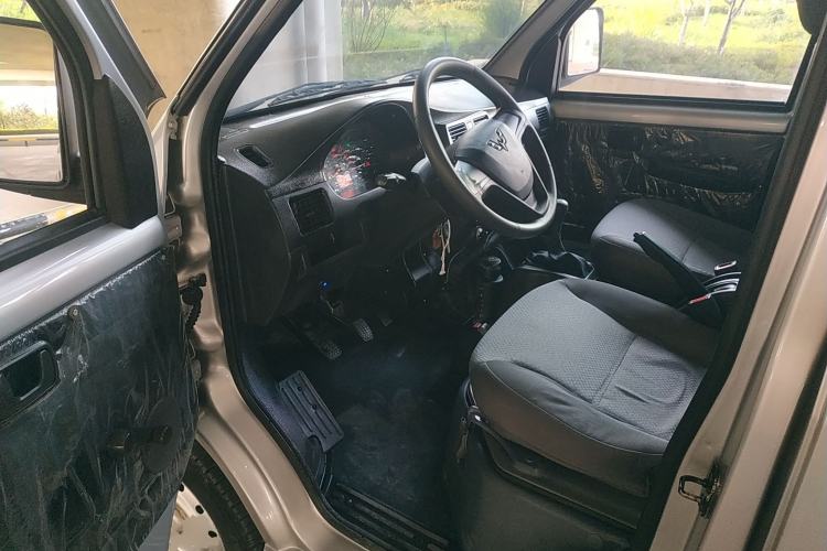 Used Wuling Rongguang Small Truck 2017 1.5L Double-Cab Basic Version L3C Driver Seat