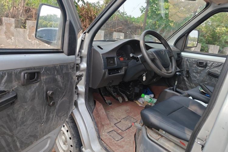 Used Wuling Rongguang Small Truck 2017 1.5L Single-Cab Basic Version L3C Driver Seat
