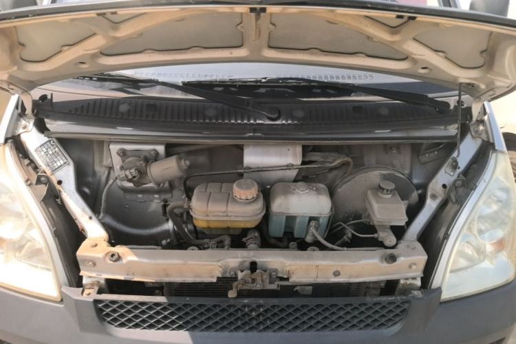 Used Wuling Rongguang Small Truck 2017 1.2L Double-Cab Basic Model LSI Engine Bay
